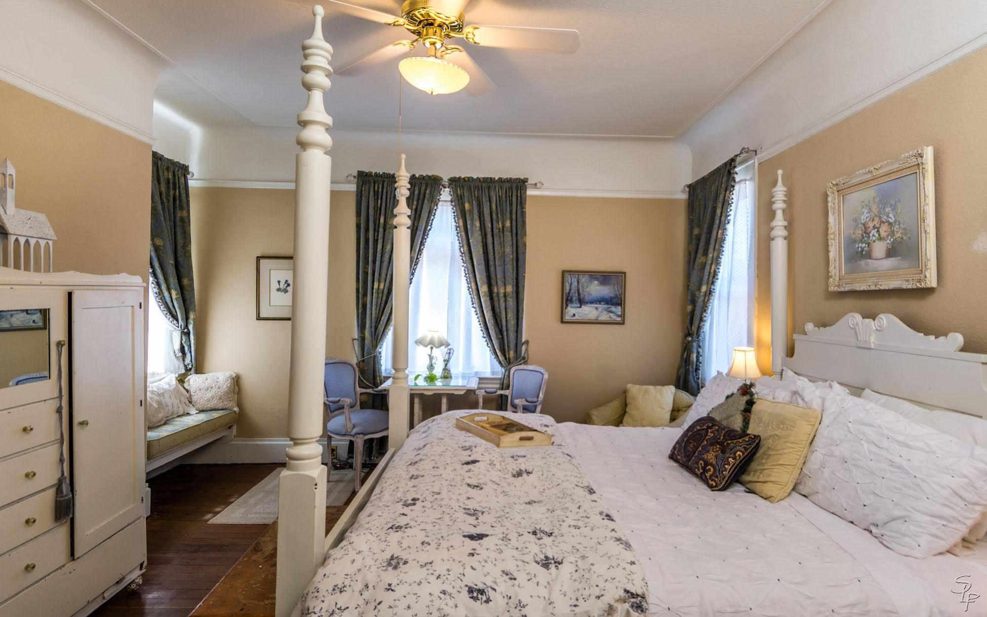 Joshua Inn Bed & Breakfast Hollister Extérieur photo